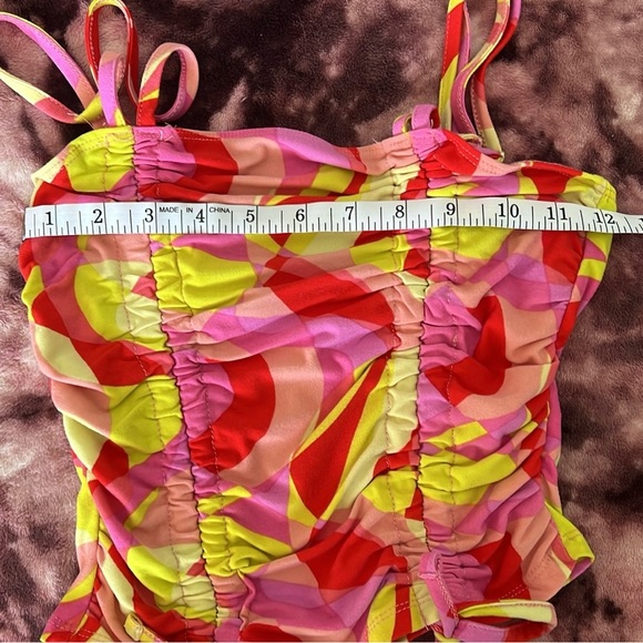 Almost Famous ruched tie front crop tank top pink yellow geometric print… - Picture 6 of 8